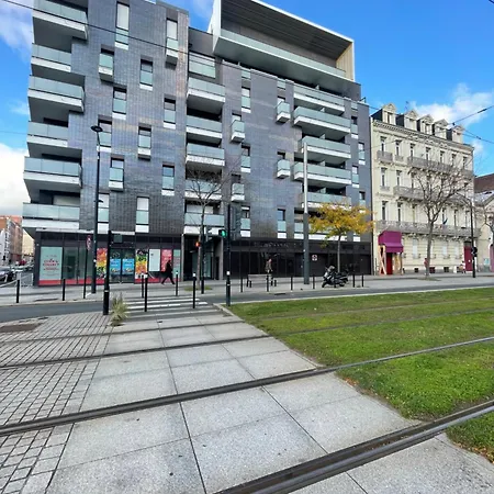 Appartement Balcon Sur Docks - 4 Lits - 4 Beds *